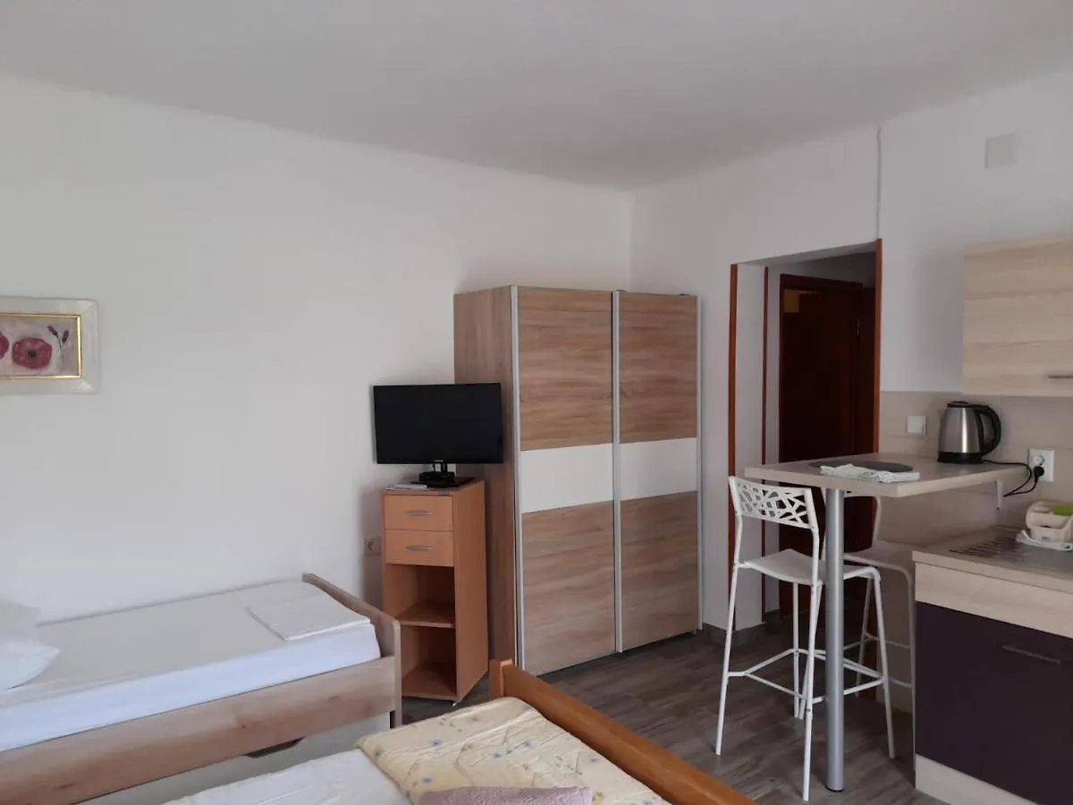 Gasthof Rooms & Apartments Kaurloto Pag Island