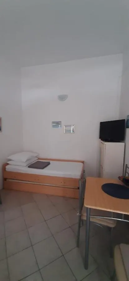 Rooms & Apartments Kaurloto Pag Island Kroatien