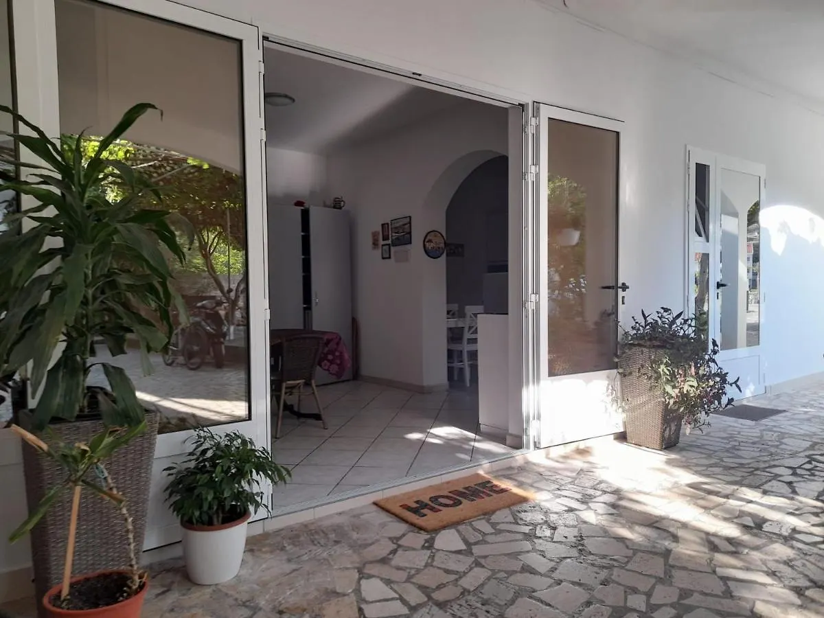 Rooms & Apartments Kaurloto Pag Island