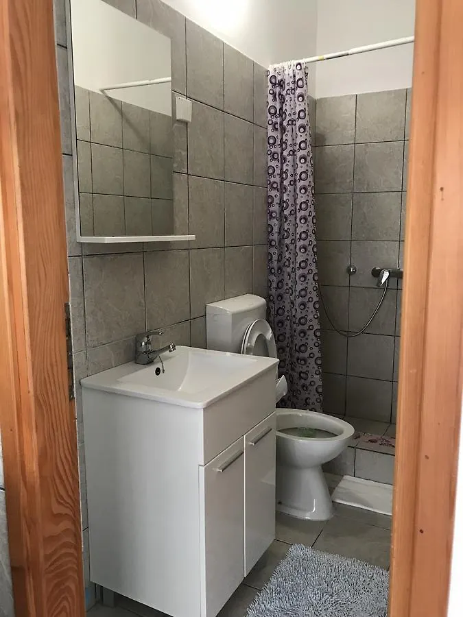Rooms & Apartments Kaurloto Pag Island Gasthof