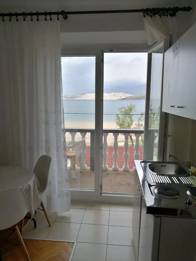 Rooms & Apartments Kaurloto Pag Town 3*,  Croacia
