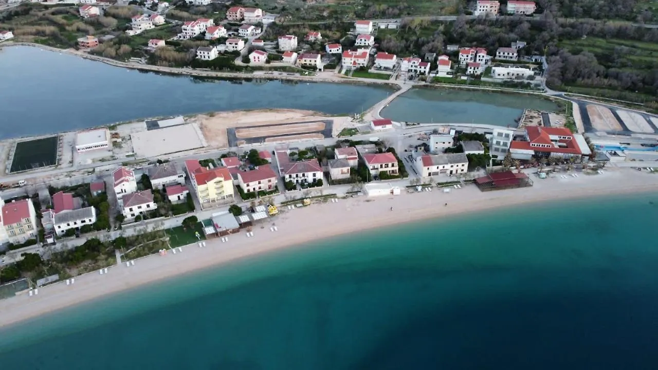 Maison d'hôtes Rooms & Apartments Kaurloto Pag Town