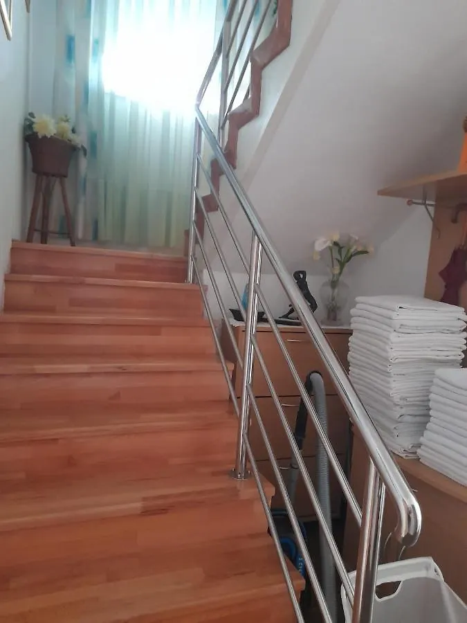 Guest house Rooms & Apartments Kaurloto Pag Island