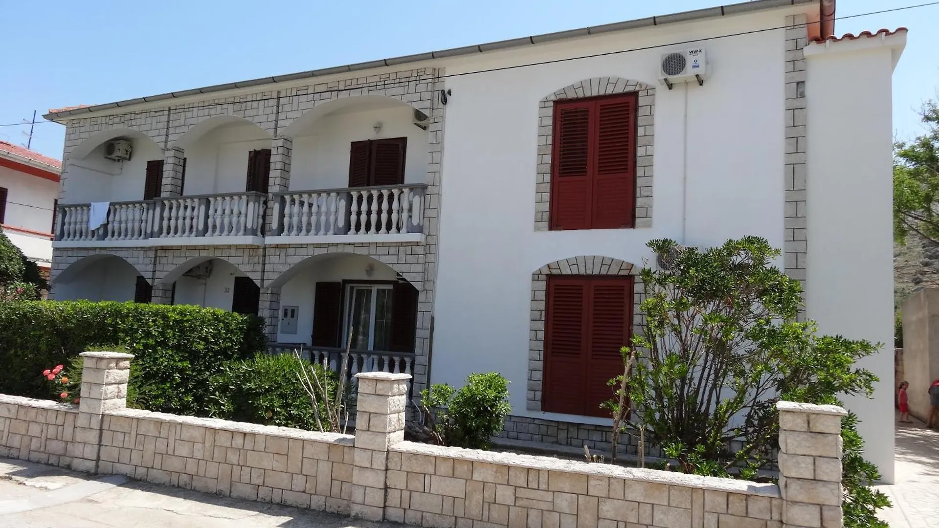Rooms & Apartments Kaurloto Pag Town Maison d'hôtes