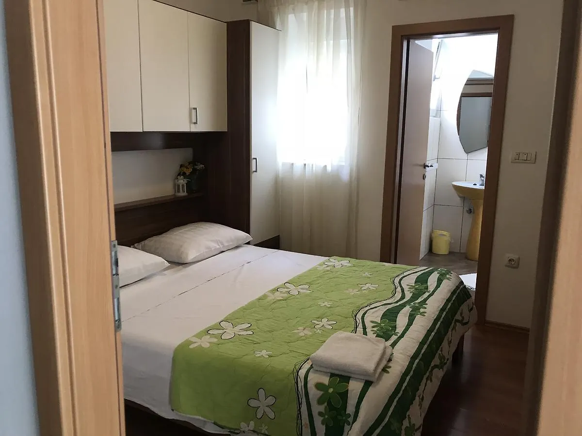 Rooms & Apartments Kaurloto Pag Town Croatie